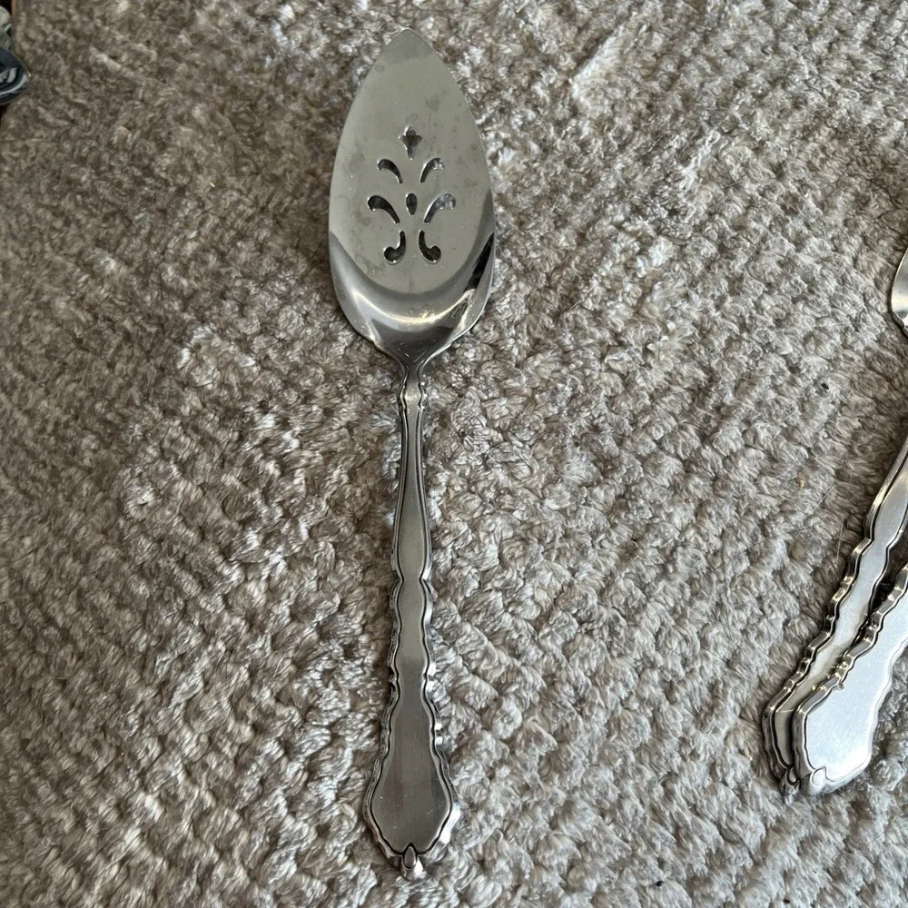 Oneida Community SATINIQUE Stainless Pie Server Satin Flatware - 9 5/8